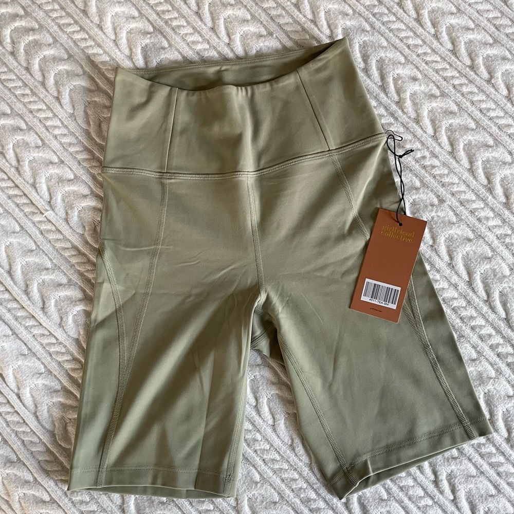 NWT girlfriend collective matcha biker shorts
